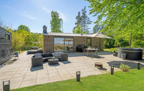 Stunning Home In Hadsund With House A Panoramic View